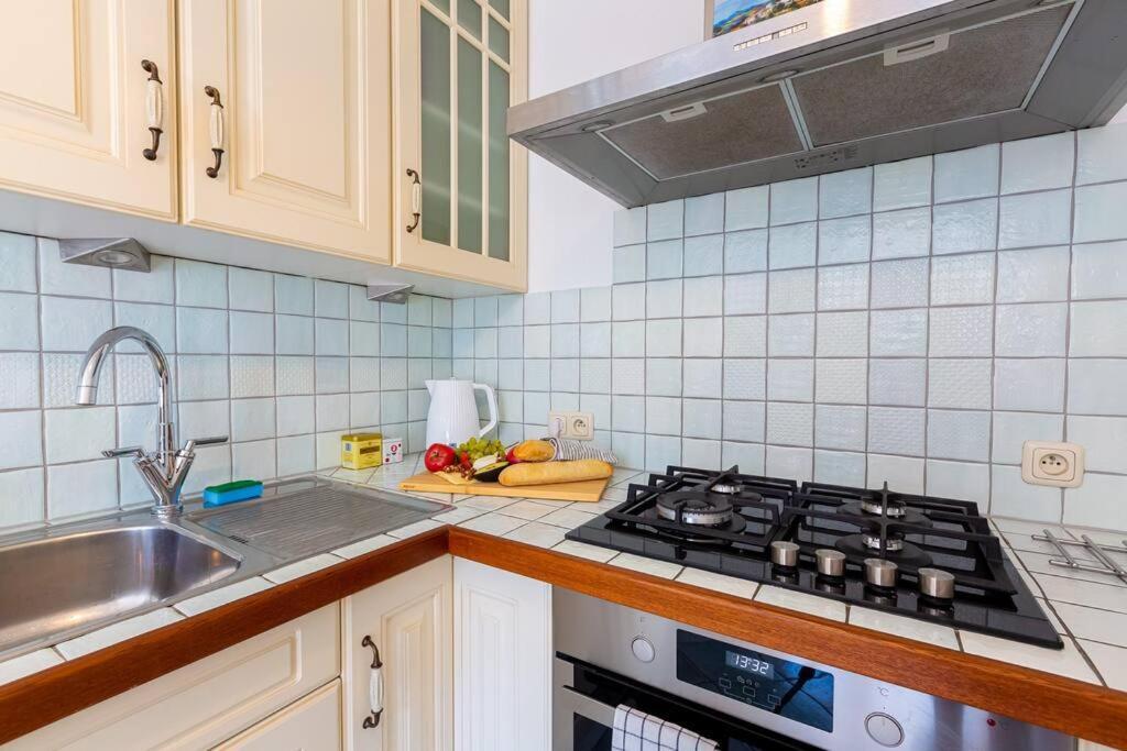 Cozy, Bright, Comfy Studio Next To The Old Town. Lägenhet Warszawa Exteriör bild