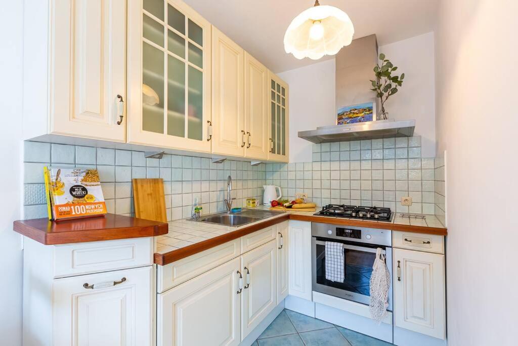 Cozy, Bright, Comfy Studio Next To The Old Town. Lägenhet Warszawa Exteriör bild